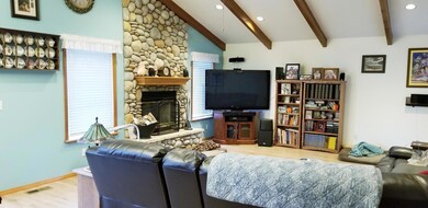 6 LIVING ROOM 2