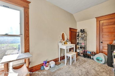 122 E Shaw St, Charlotte, MI 48813 - photo 5