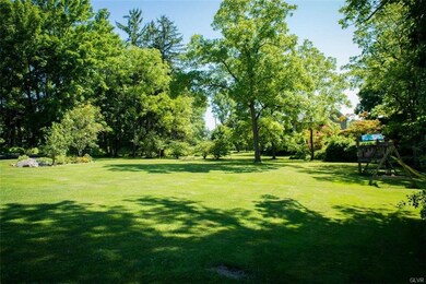 4926 Main Rd W, Emmaus, PA 18049 - photo 4