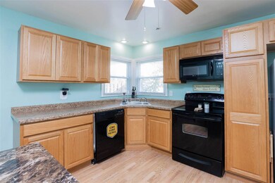 1040 Sheerer Ave, Waterloo, IA 50701 - photo 7