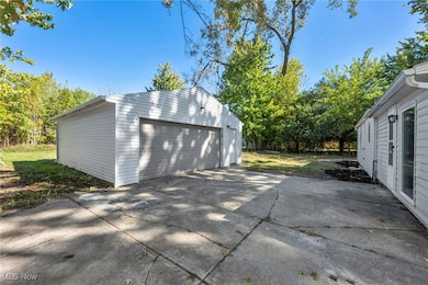 7325 Adkins Rd, Mentor, OH 44060 - photo 5