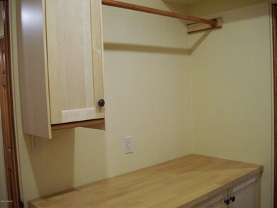 folding area_Laundry rm_1