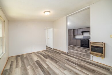 722 Virginia Ave, Victoria, VA 23974 - photo 5