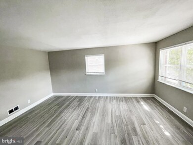 341 E 35th St, Wilmington, DE 19802 - photo 4