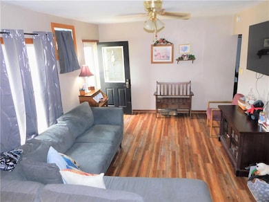 602 W 14th St N, Newton, IA 50208 - photo 3