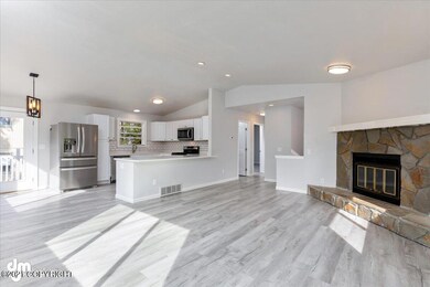 05-Living Room 20210909-DW-8349