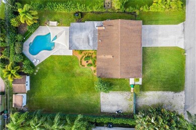 4301 SW 74th Ave, Davie, FL 33314 - photo 3