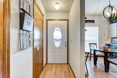 1013 Northridge Rd, Moore, OK 73160 - photo 4