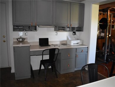 606 Ricker Dr, Frankfort, IN 46041 - photo 6