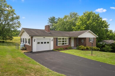 2070 Twin Oaks Ave, Pulaski, VA 24301 - photo 3