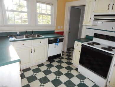 1308 Sunset Dr, Asheboro, NC 27205 - photo 6