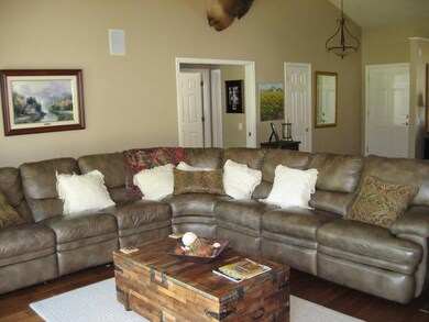 541 Solitude Ln, Grants Pass, OR 97527 - photo 5