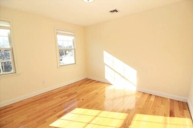 132 Howe St unit B, Natick, MA 01760 - photo 3