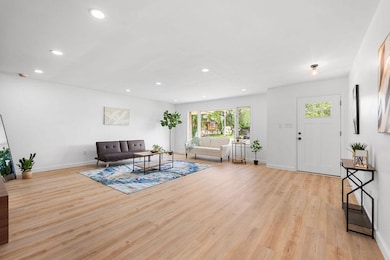 960 Cherokee Ct, Crown Point, IN 46307 - photo 3