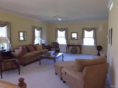 5340 Elgin Dr, Emmaus, PA 18049 - photo 6