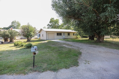 489 Nb Ave, Sheridan, WY 82801 - photo 2