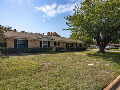 1121 W Redbud Dr, Hurst, TX 76053 - photo 2