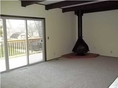 WOOD BEAMS AND FP IN LR