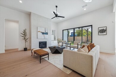 1225 Du Barry Ln, Houston, TX 77018 - photo 7