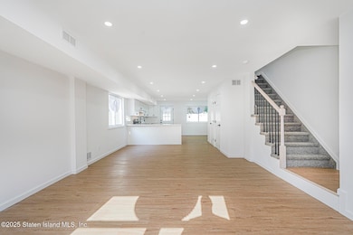 312 Grandview Ave, Staten Island, NY 10303 - photo 6