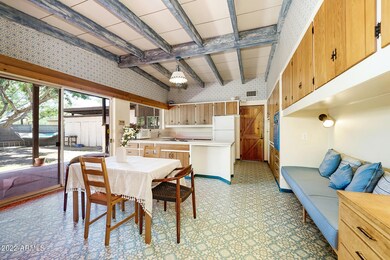 Kitchen Dining with add'l hidden table