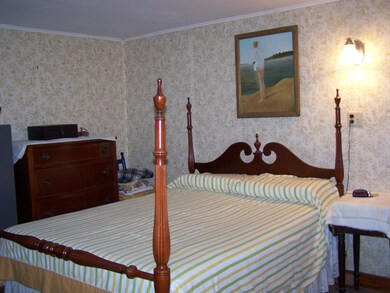 23 Summer St, Mechanic Falls, ME 04256 - photo 4