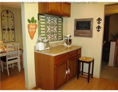 133 Timberlake Cir, Scott Depot, WV 25560 - photo 5