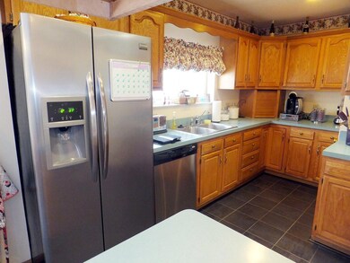 7 Kitchen 2728bb-2