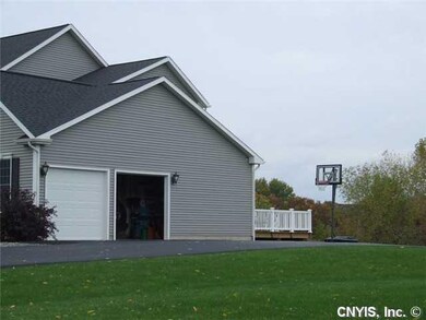 Parking Lot/Garage