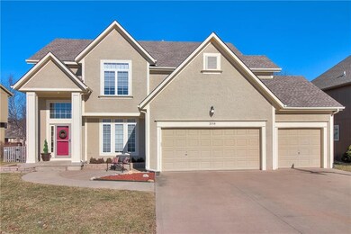 Beautiful Lee's Summit, MO home within walking dis