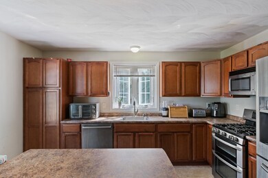 61B Pennichuck St unit B, Nashua, NH 03064 - photo 4