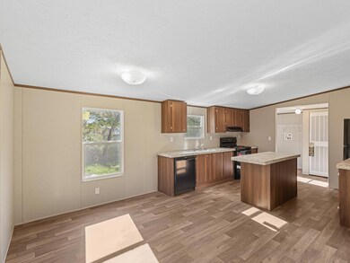 718 S Sky Ct, Granbury, TX 76049 - photo 5