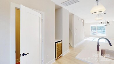 407 Devender Ln, Charlotte, NC 28217 - photo 5