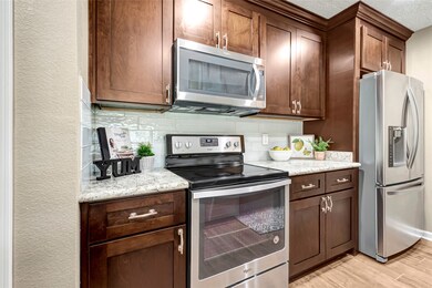 4326 Lucian Ln, Friendswood, TX 77546 - photo 6