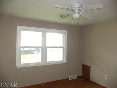 424 Grant St, Chenoa, IL 61726 - photo 5