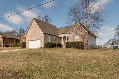 206 Jordan Ave, Shelbyville, TN 37160 - photo 2