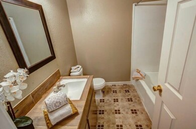 4515 Oxford St unit 17, Houston, TX 77022 - photo 3