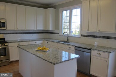 10029 Naughton Ct, Bristow, VA 20136 - photo 5