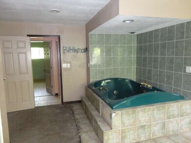 178 Lake Shore Dr, Carpentersville, IL 60110 - photo 6