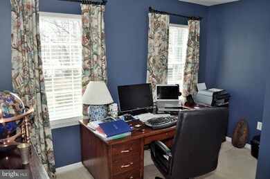 10207 Marshall Pond Rd, Burke, VA 22015 - photo 6