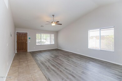 002-photo-living-room-9481999