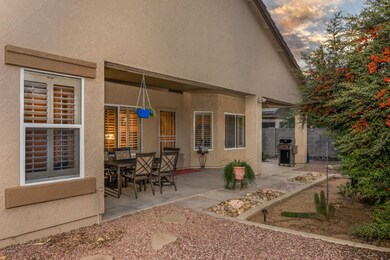 Beautiful Backyard w/Covered Patio