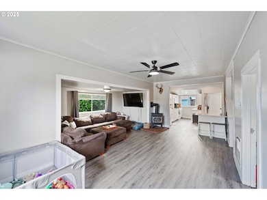 3236 Sheridan Ave, North Bend, OR 97459 - photo 2