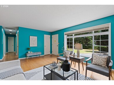 12055 SW Lynnridge Ave, Portland, OR 97225 - photo 5