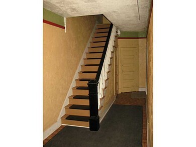 Entry/Foyer.