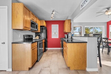 115 Wesley Dr NW, Cedar Rapids, IA 52405 - photo 6