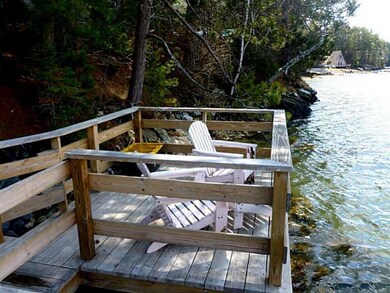 Waterfront/Dock/Pier. Deck...