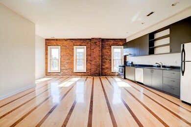 08_1131_N_High_St4_mls