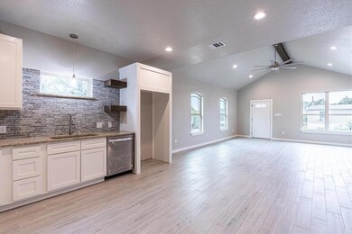 824 Arkansas River Dr, Granbury, TX 76048 - photo 7