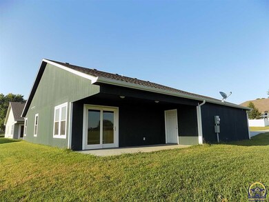 2909 SW Pierre St, Topeka, KS 66614 - photo 4